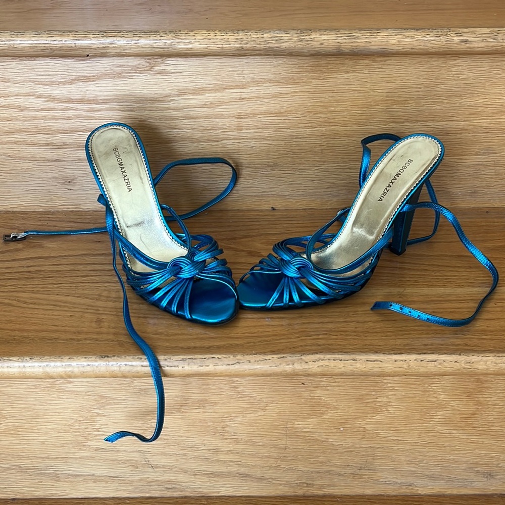 Bcbgmaxazria blue metallic sandal heel